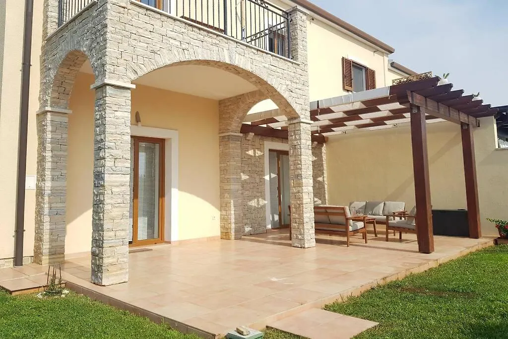 Apartment Buscina,Duplex House With Garden Umag Croatia