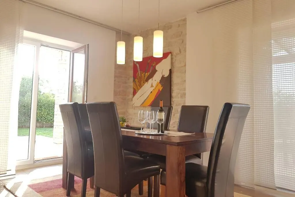 Apartment Buscina,Duplex House With Garden Umag 0*,
