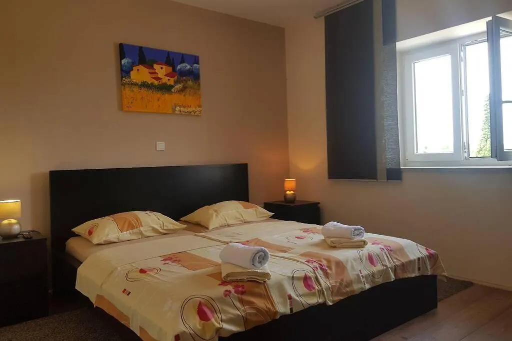 Apartment Buscina,Duplex House With Garden Umag